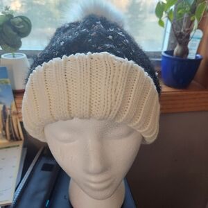 Women's pom pom Hat Winter